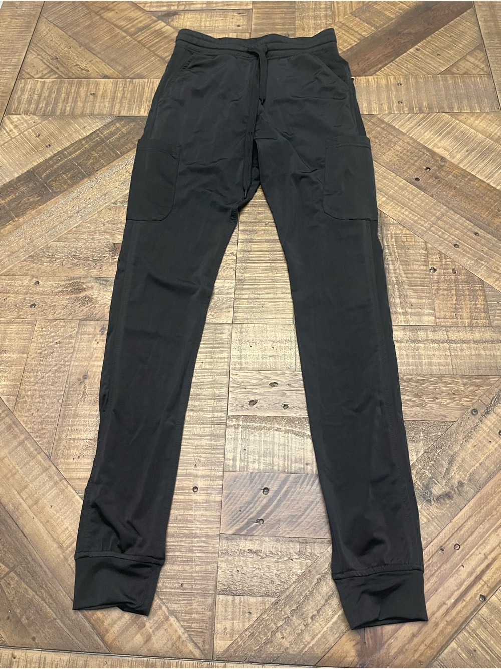 Black scrub joggers with pockets in XS